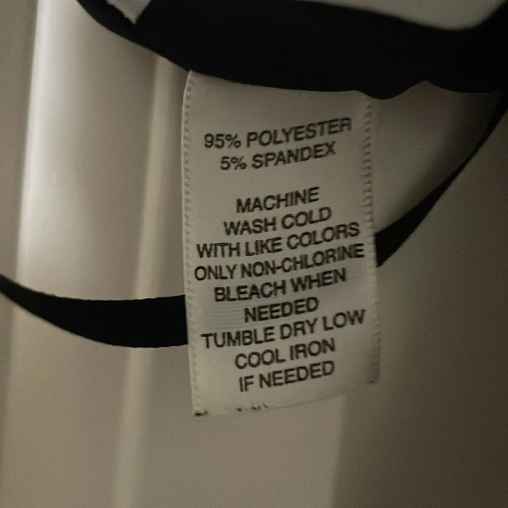 WHBM Medium Sleeveless black with white prints and red trim Midi Dress - Picture 8 of 8